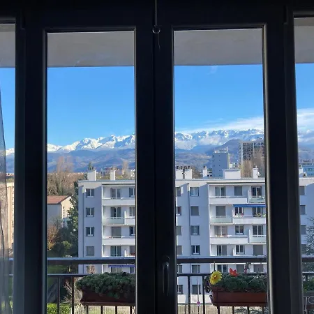 Quartier Calme Et Parking Gratuit アパート グルノーブル